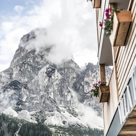 Tony - Small Romantic Hotel